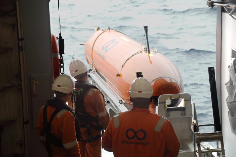 马航370航班客机残骸搜寻将于月底重启马来西亚交通部周三表示，水下探测公司海洋无限将于12月30日重启搜寻马航370航班客机残骸工作